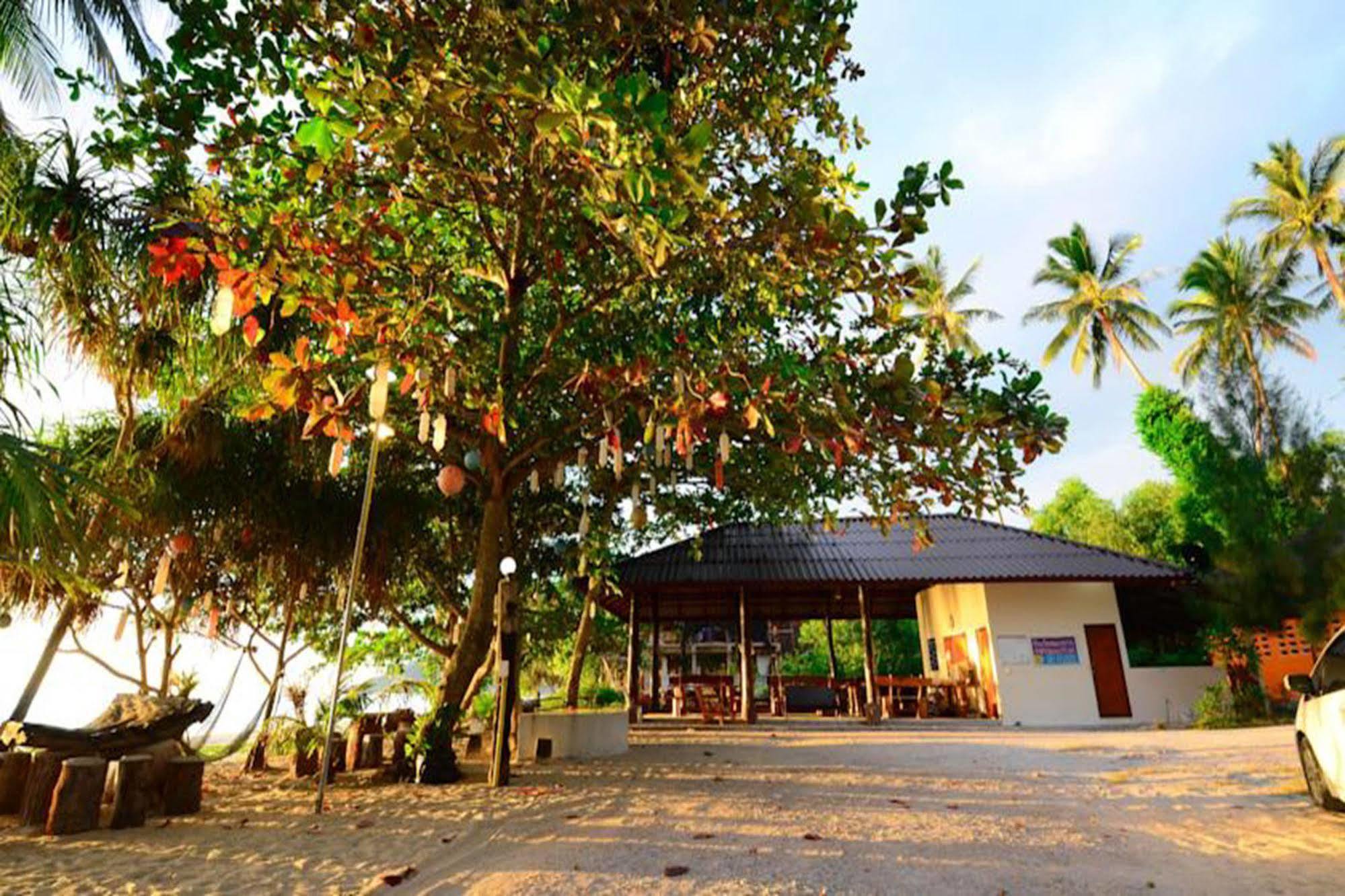Baanchaylay Resort Khanom Luaran gambar